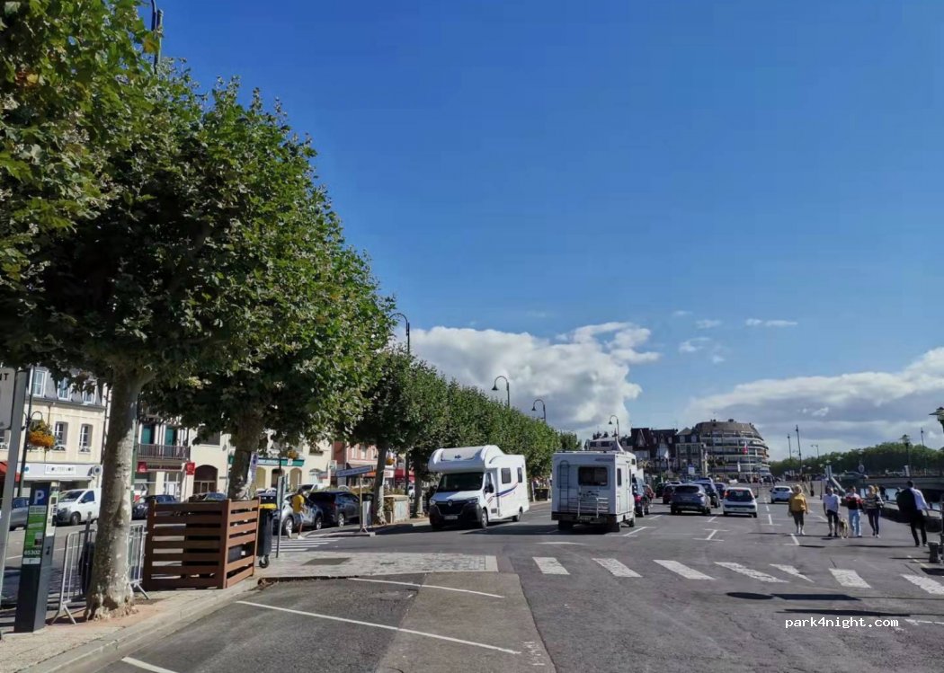 (14360) Trouville-sur-Mer - 26 Boulevard Fernand Moureaux — foto