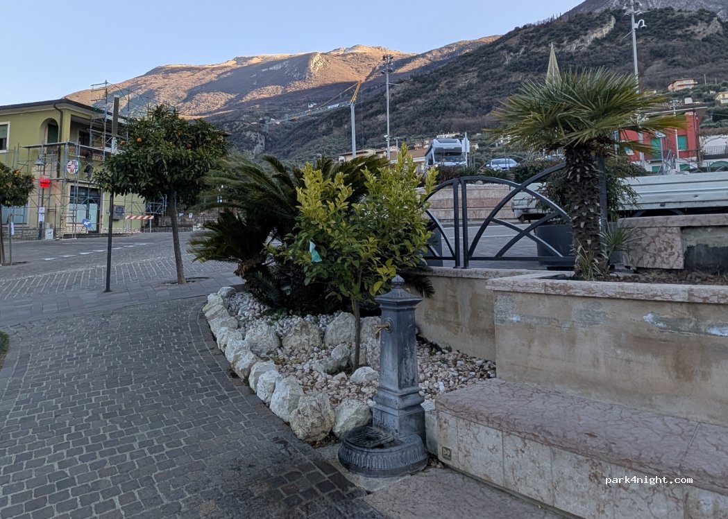 (37018) Malcesine - 65 Corso Giuseppe Garibaldi — foto