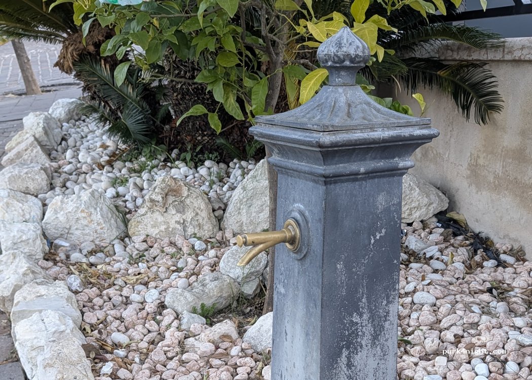 (37018) Malcesine - 65 Corso Giuseppe Garibaldi — foto 2