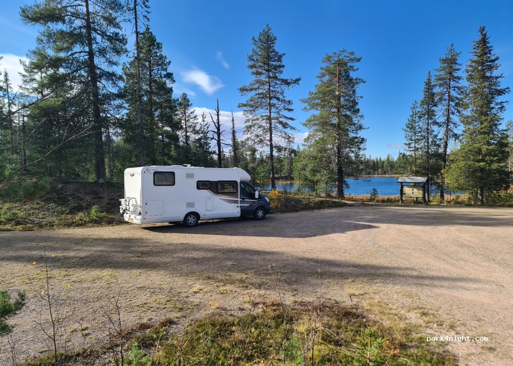 (982 06) Norrbotten - Unnamed Road — foto 4