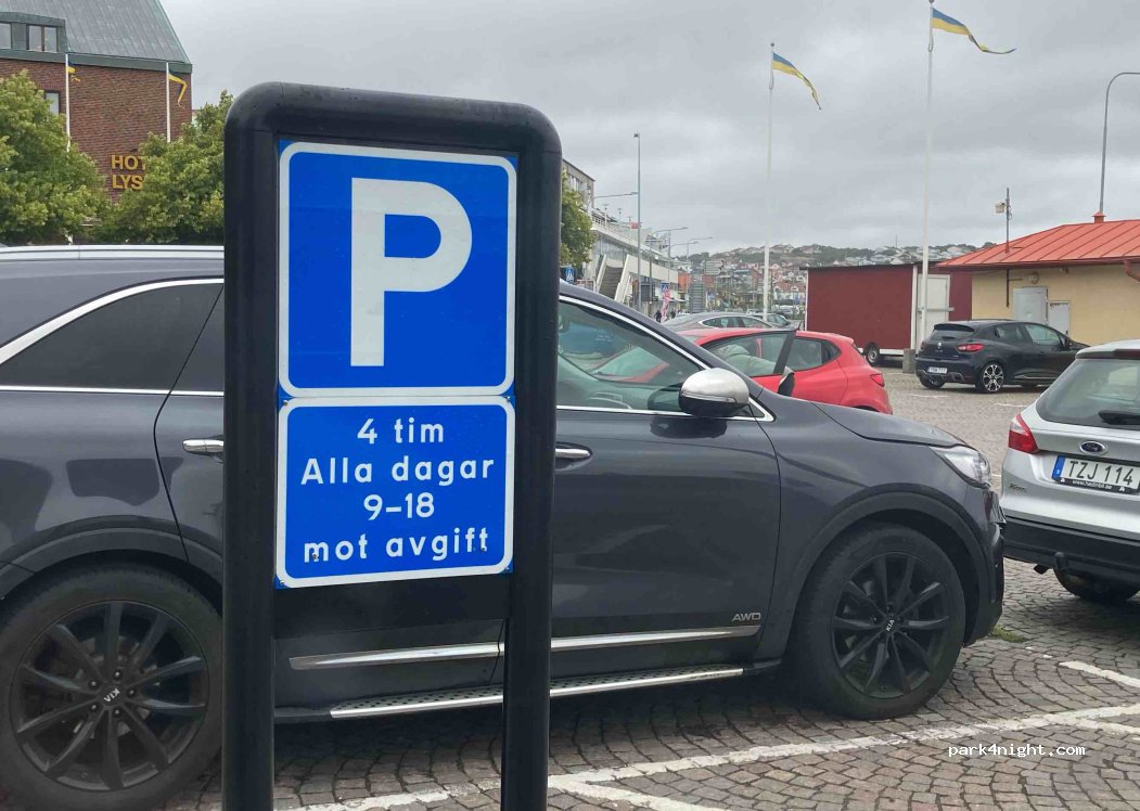 (453 33) Lysekil - 12 Södra Hamngatan — foto 2