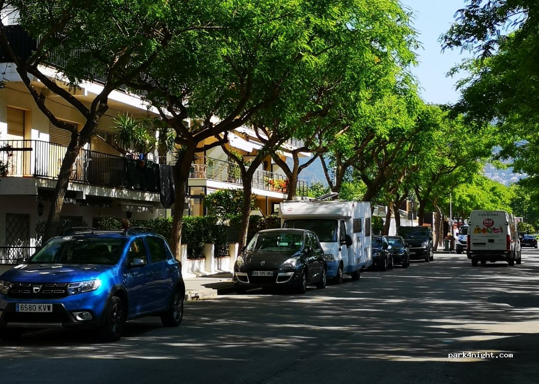 (17480) Roses - 15 Carrer de Joanot Martorell — foto