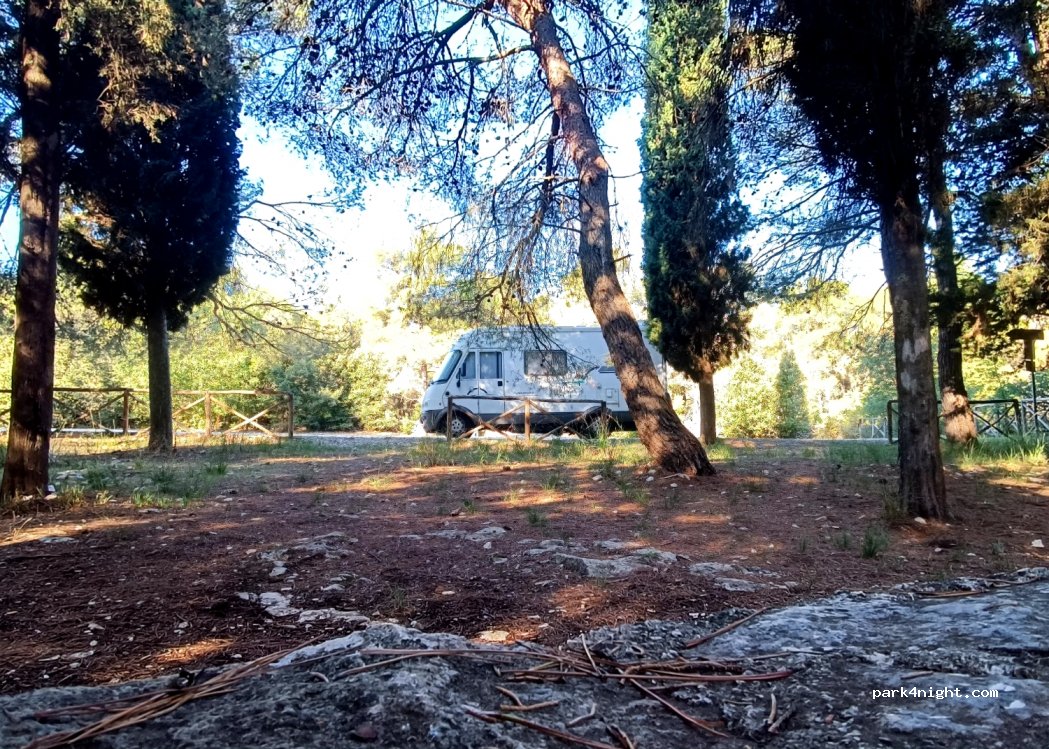 (70020) Cassano delle Murge - Unnamed Road — foto 2