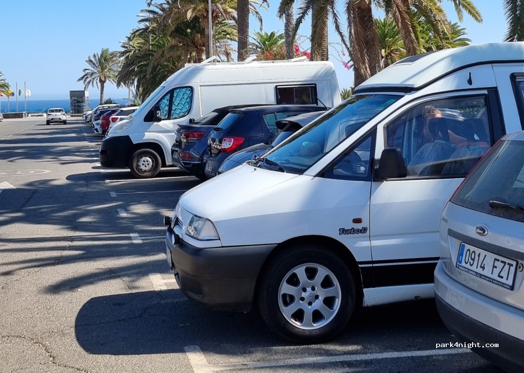 (35100) San Bartolomé de Tirajana - 6 Avenida Granada — foto 2
