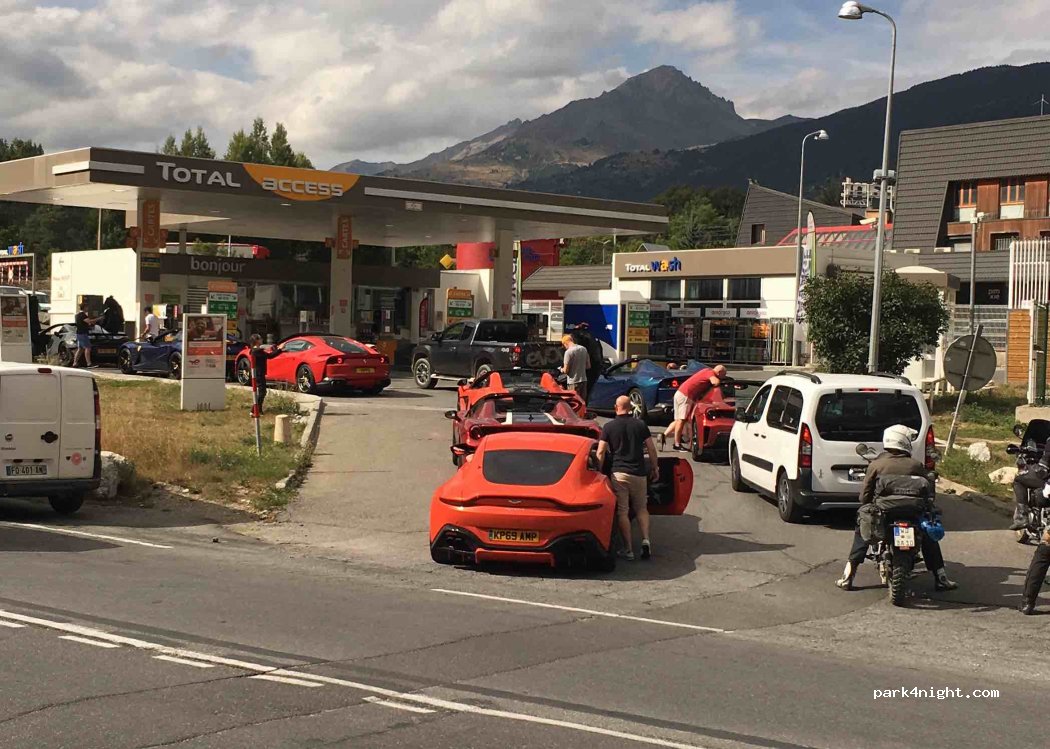 (05100) Briançon - 10 Avenue du Dauphiné — foto