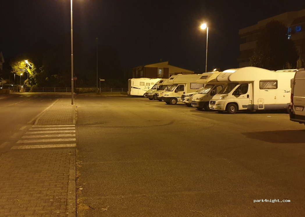 (54033) Carrara - 15 Via Antonio Bertoloni — foto 2