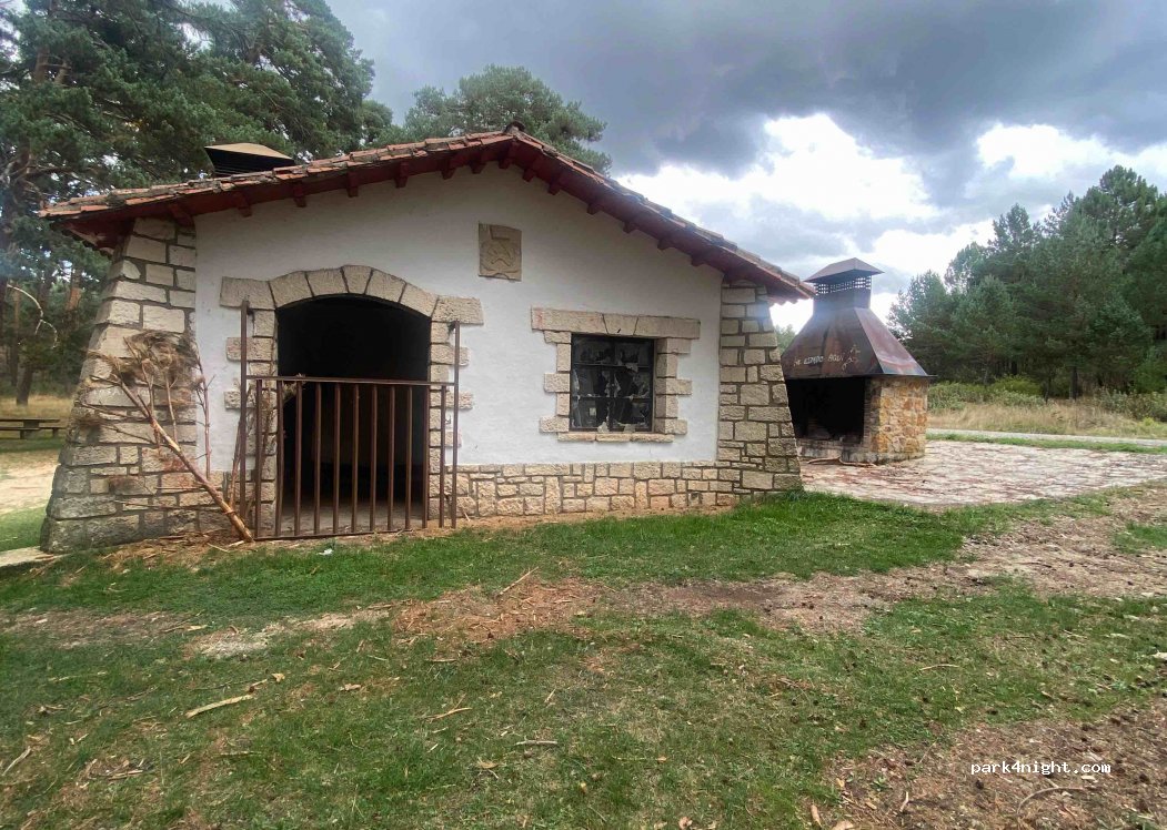 (42148) Casarejos - Calle Navalcastellanos — foto