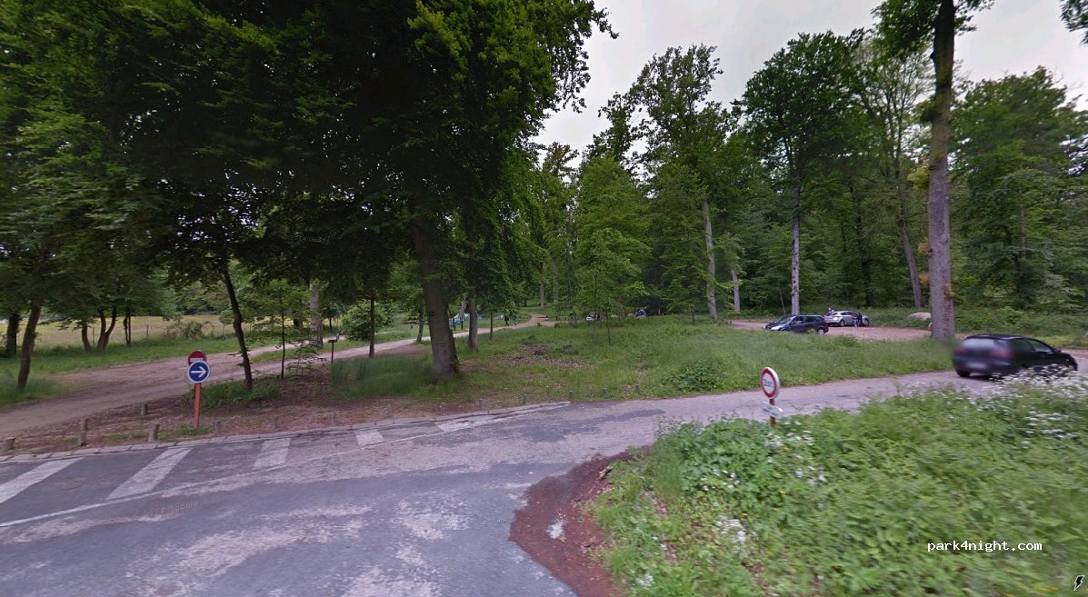 (77300) Fontainebleau - Route du Chêne Pinguet — foto