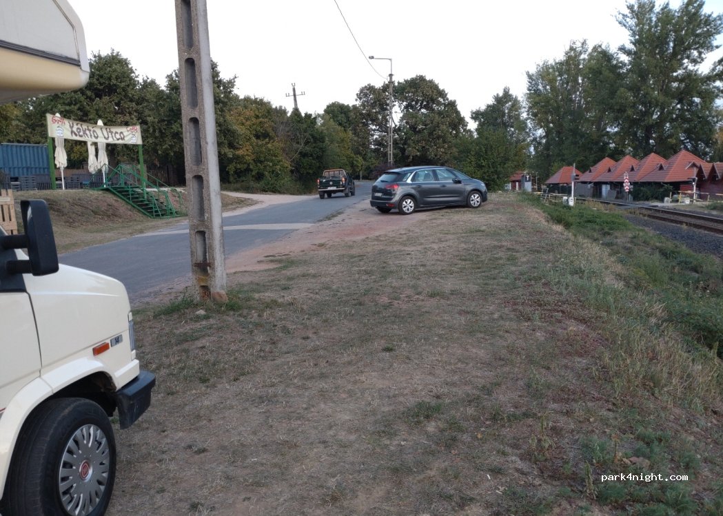 (8254) Kővágóörs - 10 Kéktó utca — foto 2