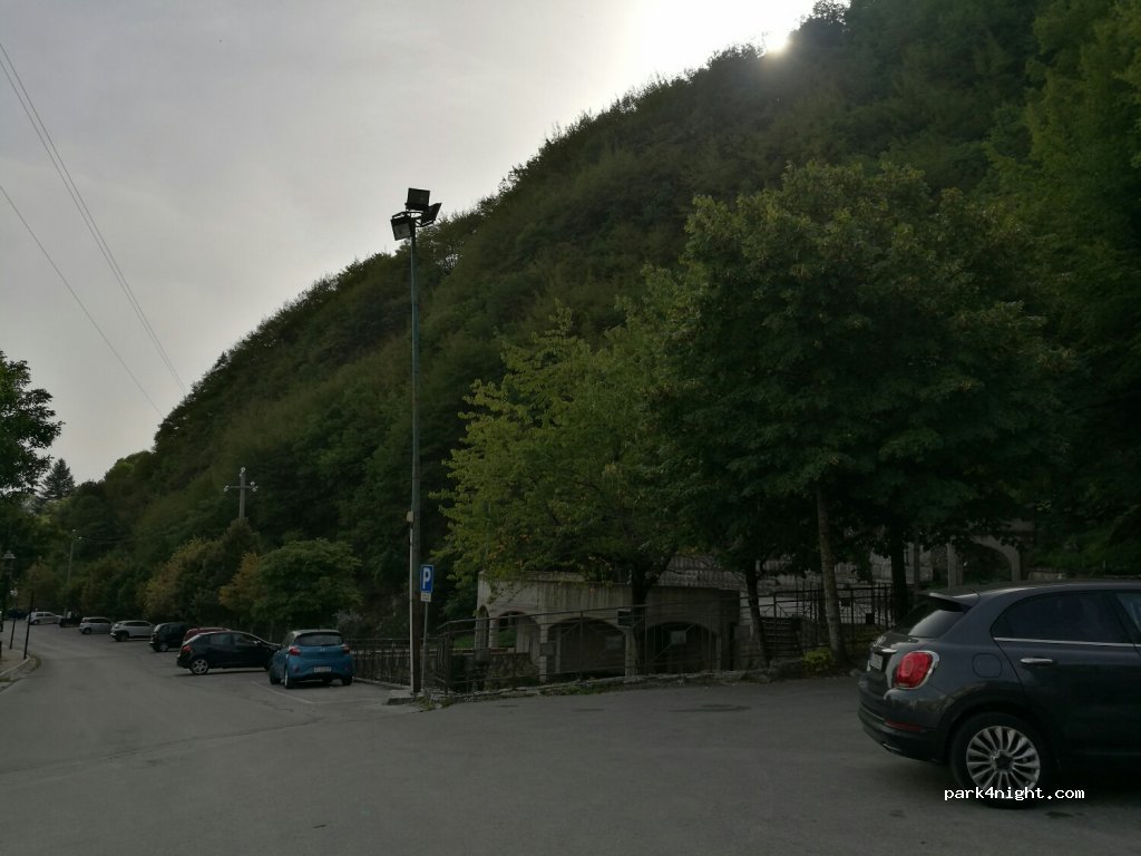 (86092) Roccamandolfi - 34 Via Fontana — foto