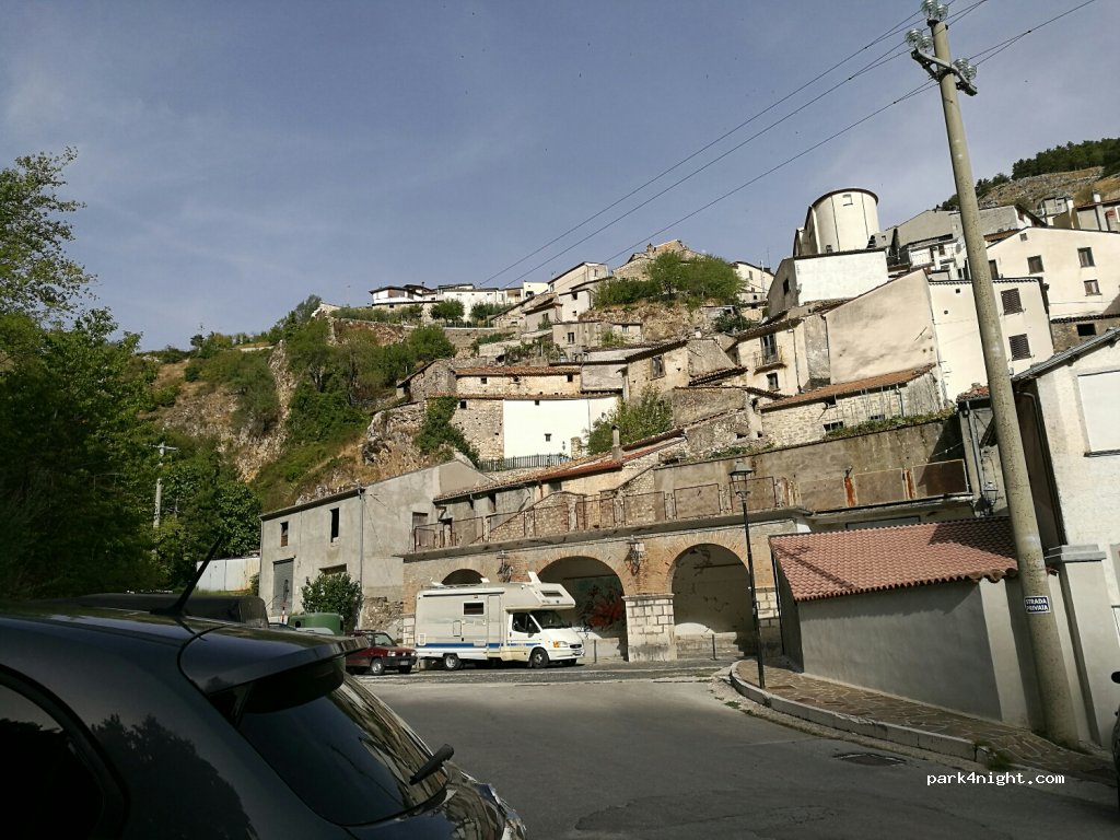 (86092) Roccamandolfi - 34 Via Fontana — foto 4