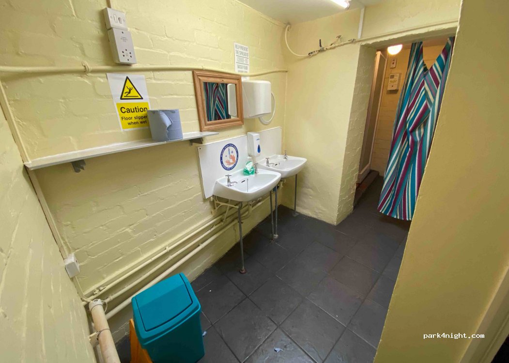 Camping at The Wheatsheaf — foto 2