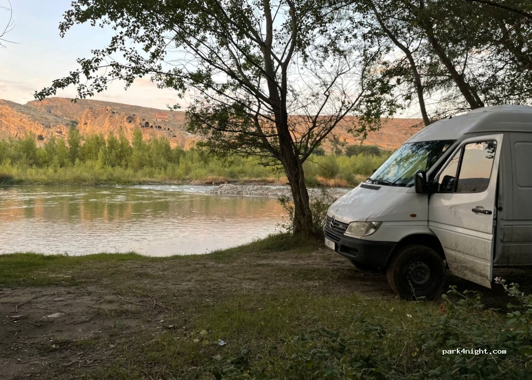 (1423) Kvakhvreli - Uplistsikhe Complex Road — foto