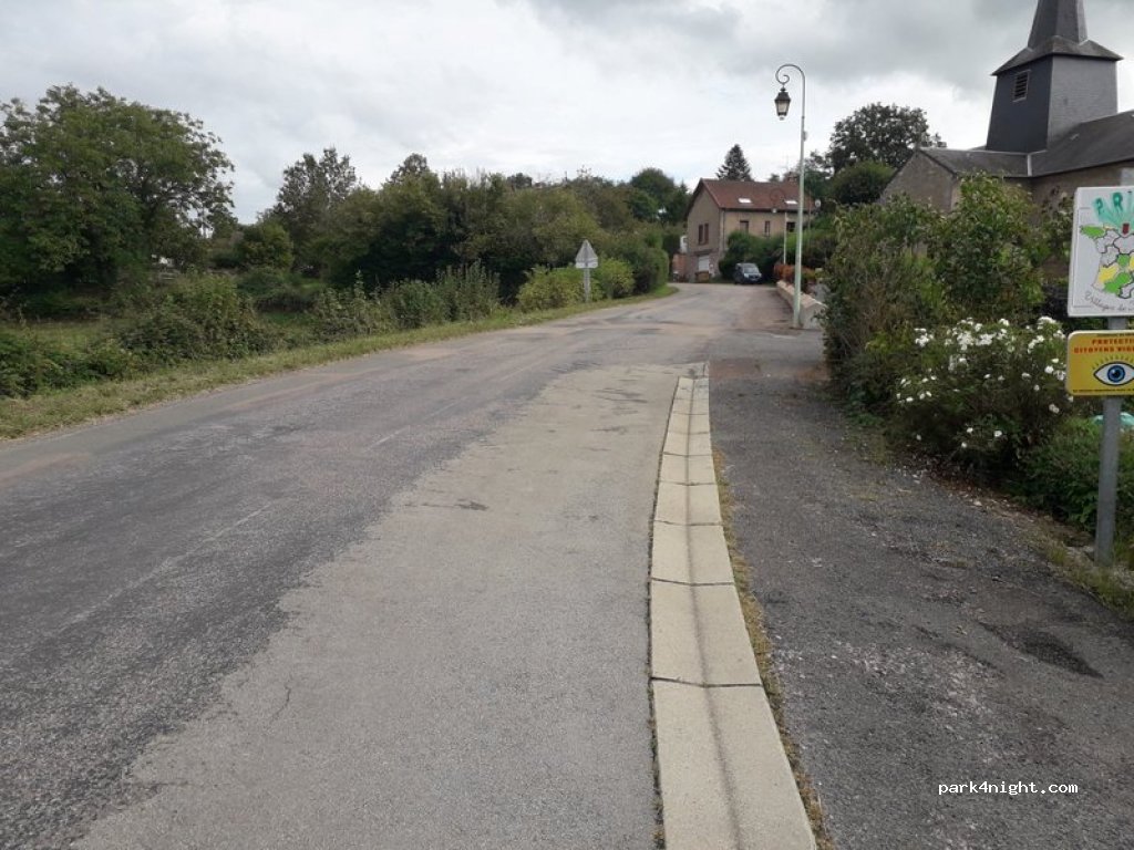 (71190) BRION - Parking de L'église — foto 4