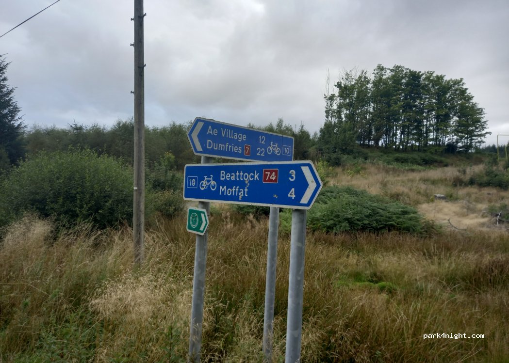 (DG10 9RQ) Moffat - Crooked Road — foto