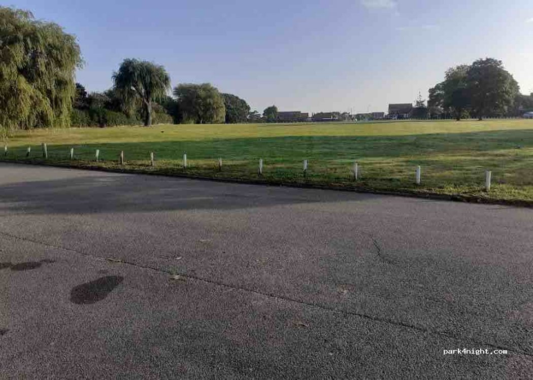 (CO15 4LF) Clacton on Sea - 102 Burrs Road — foto