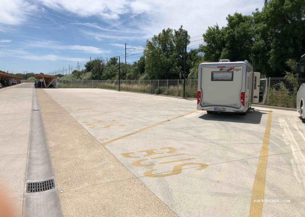 (13200) Arles - 24 Route de Crau — foto 3