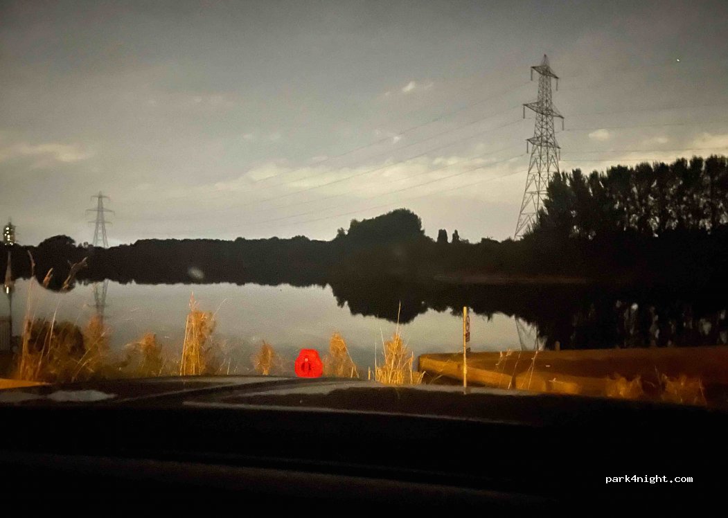 (M33 2LX) Sale - Rifle Road — foto