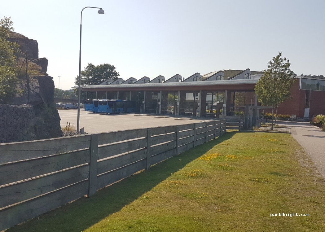 (438 32) Landvetter - 3 Idrottsvagen — foto 3