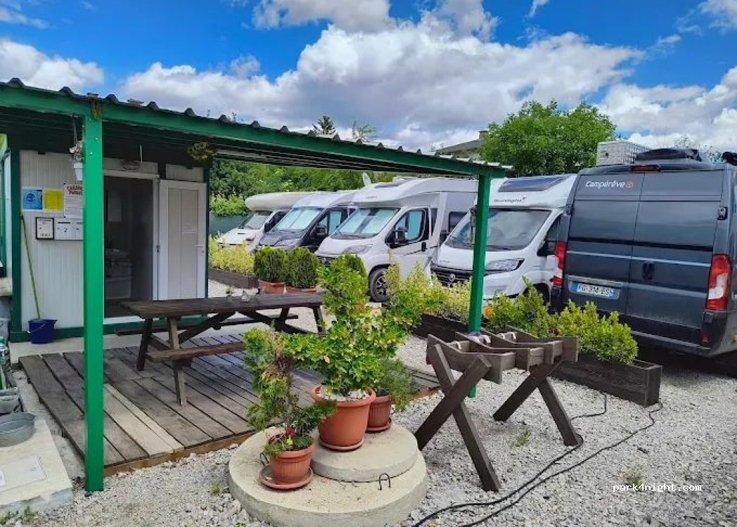 CARAVAN PARK SOFIA-CAMPER STOP — foto 5