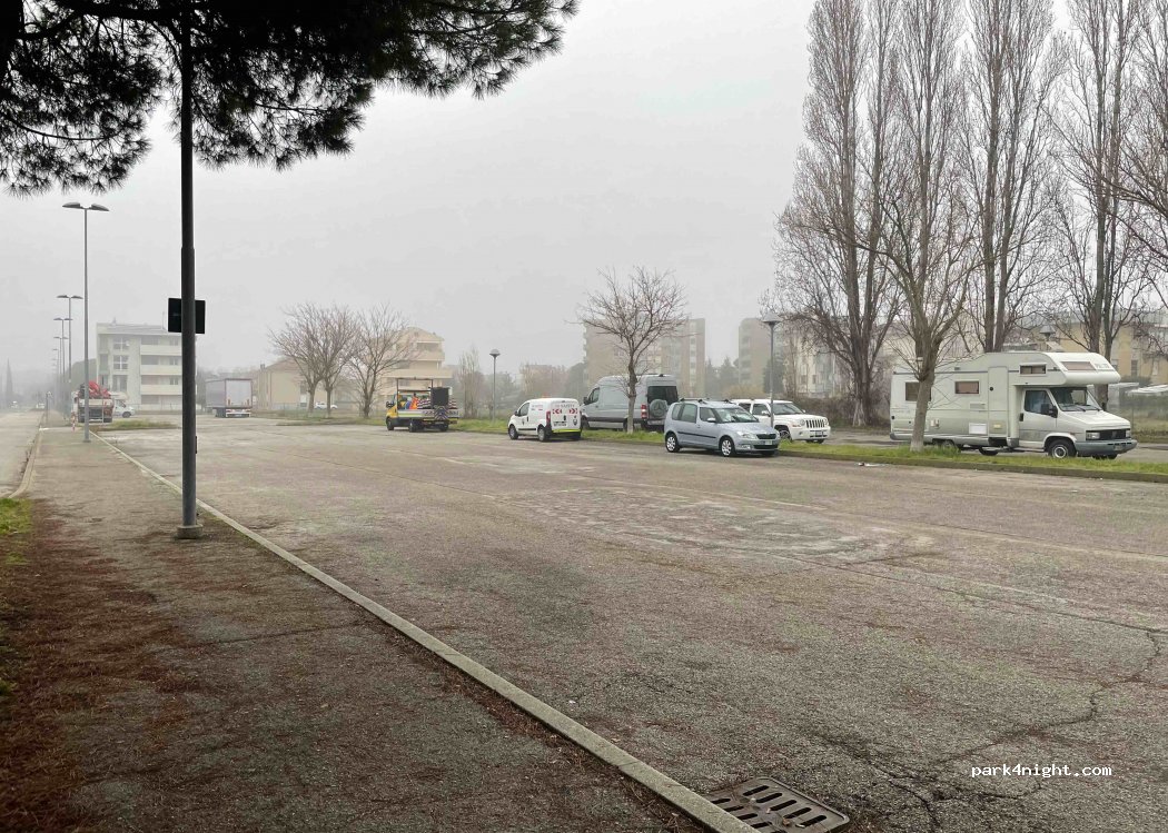 (47923) Rimini - 36 Via Abruzzo — foto