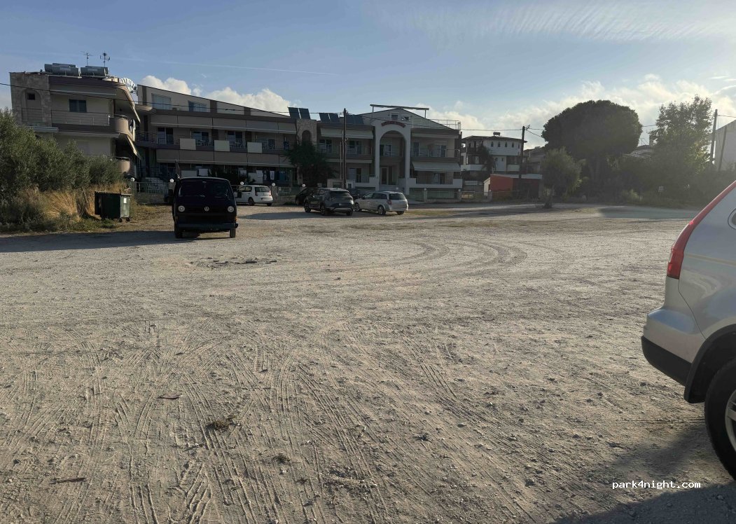 (630 88) Nikiti - Unnamed Road — foto 2