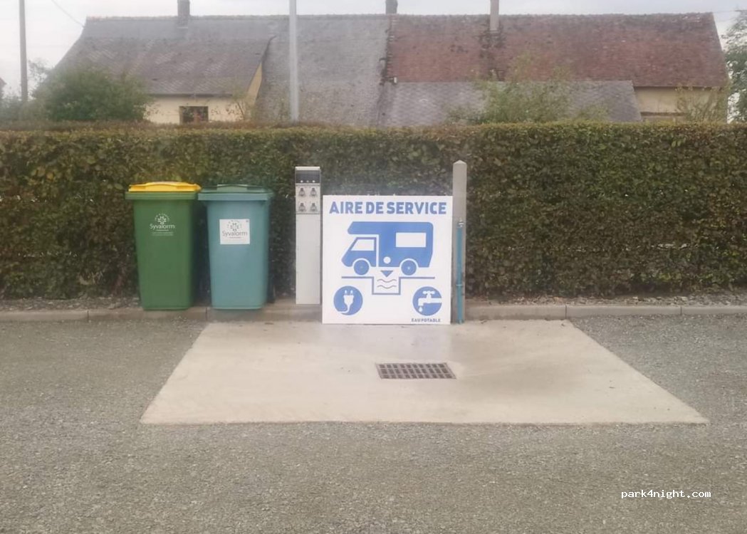 (72440) Maisoncelles - La Blottière — foto