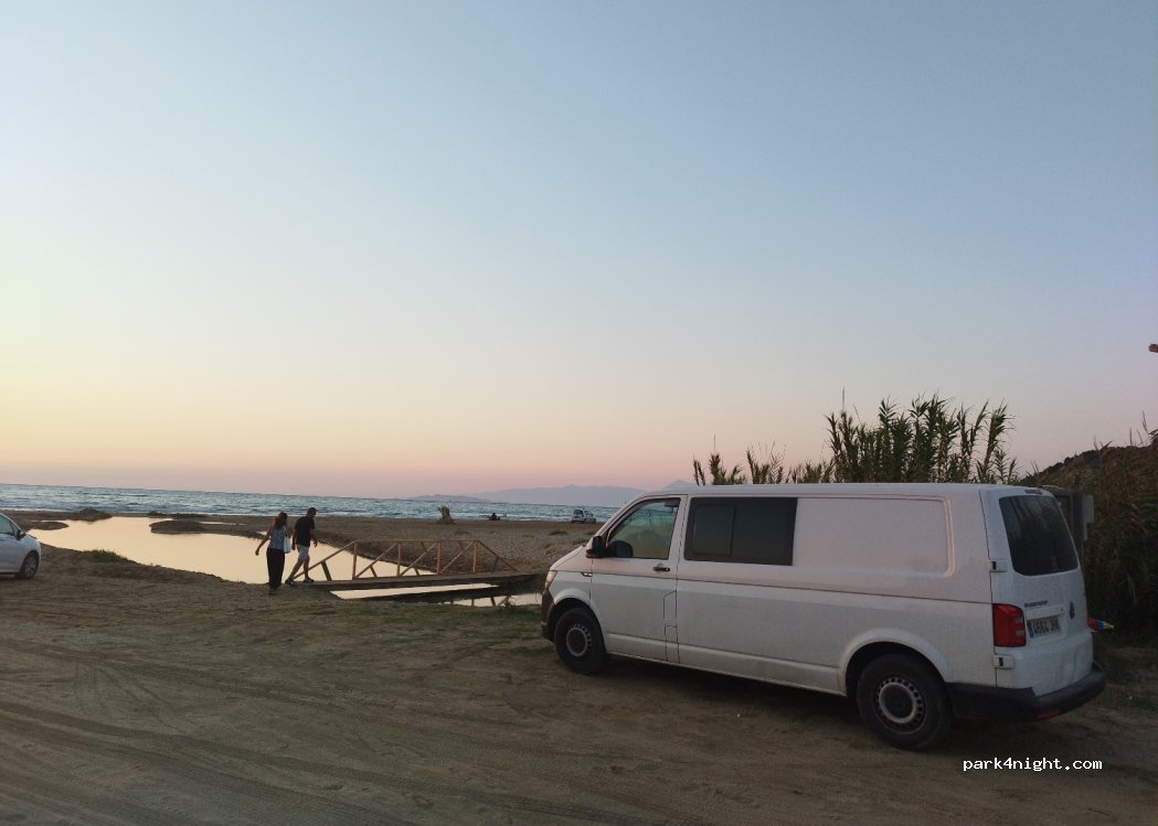 (490 81) Agios Stefanos - Unnamed Road — foto 2