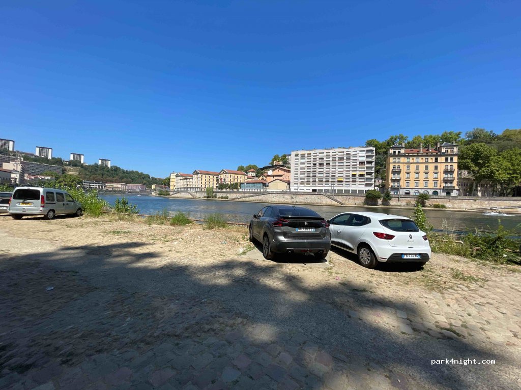 (69009) Lyon - 49 Quai de Pierre-Scize — foto