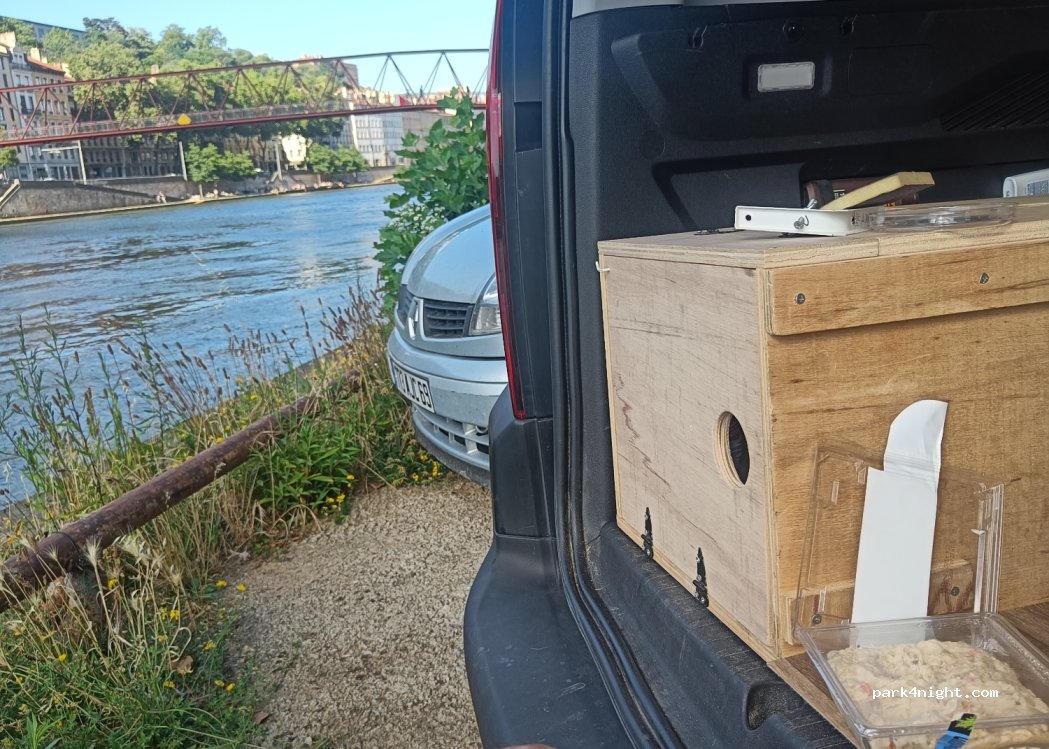 (69009) Lyon - 49 Quai de Pierre-Scize — foto 4