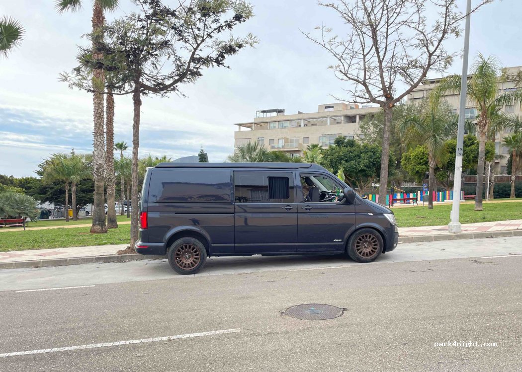 (29620) Torremolinos - 3 Calle Subida al Cerro del Toril — foto 2