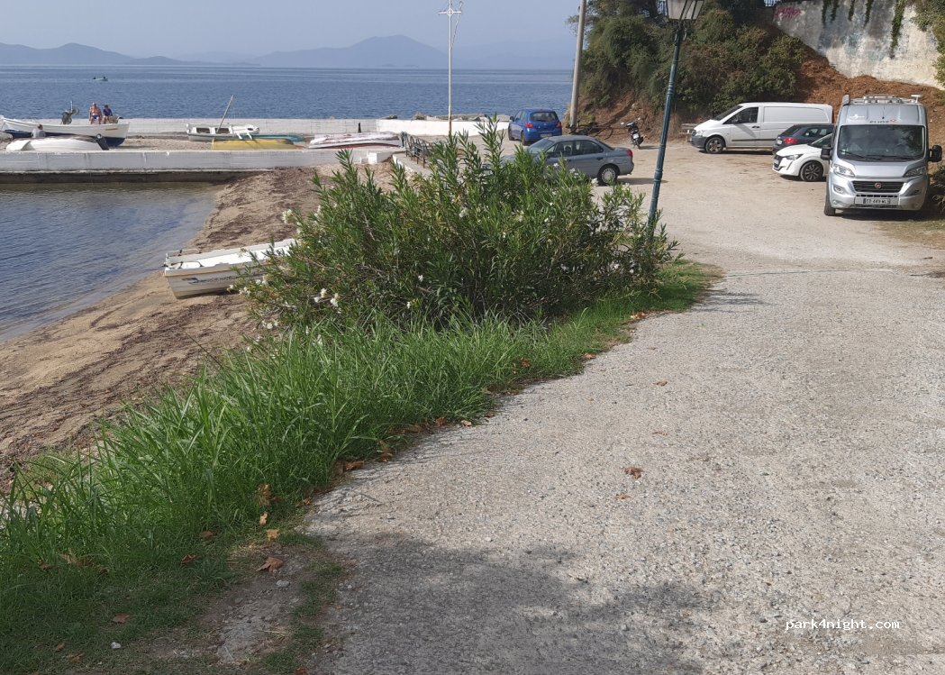 (370 10) Afissos - Unnamed Road — foto