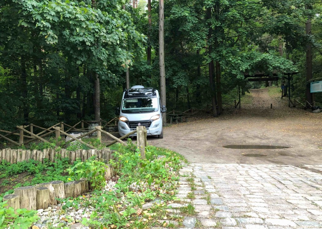 (11-500) Wilkasy - 7 Niegocińska — foto