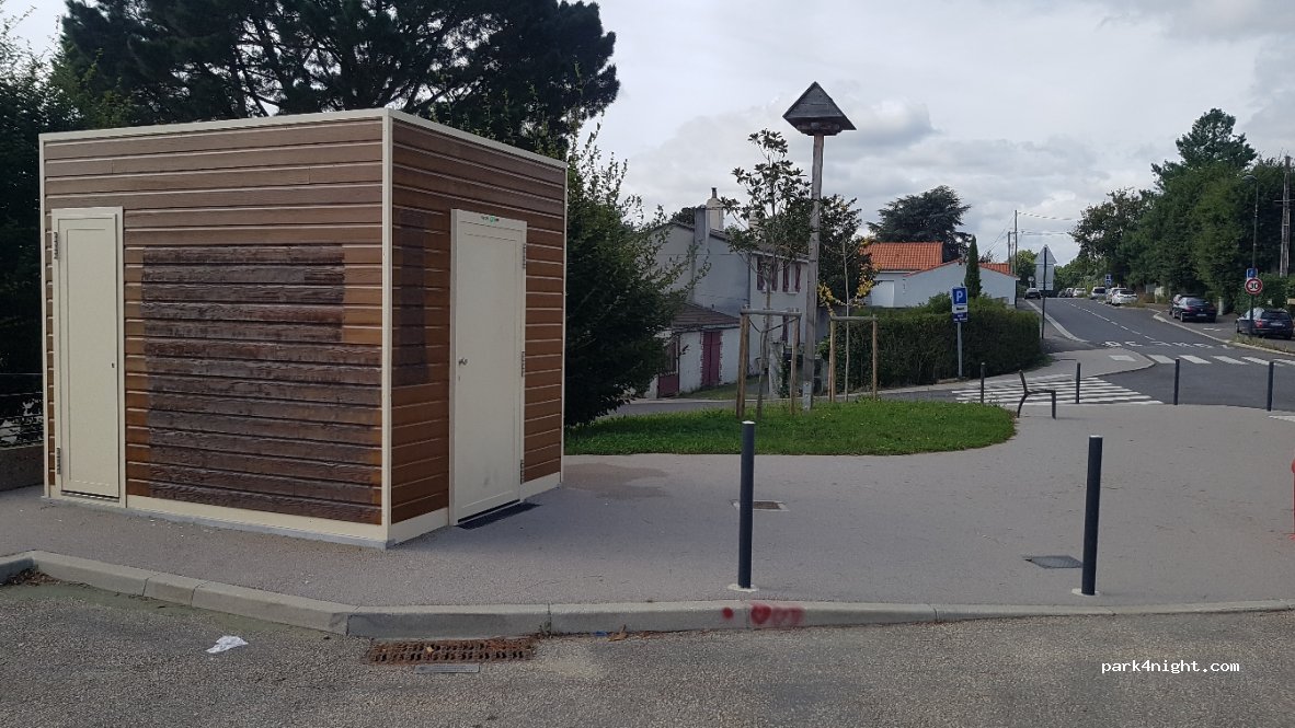 (44710) Saint-Léger-les-Vignes - 3 Place de l'Église — foto 2