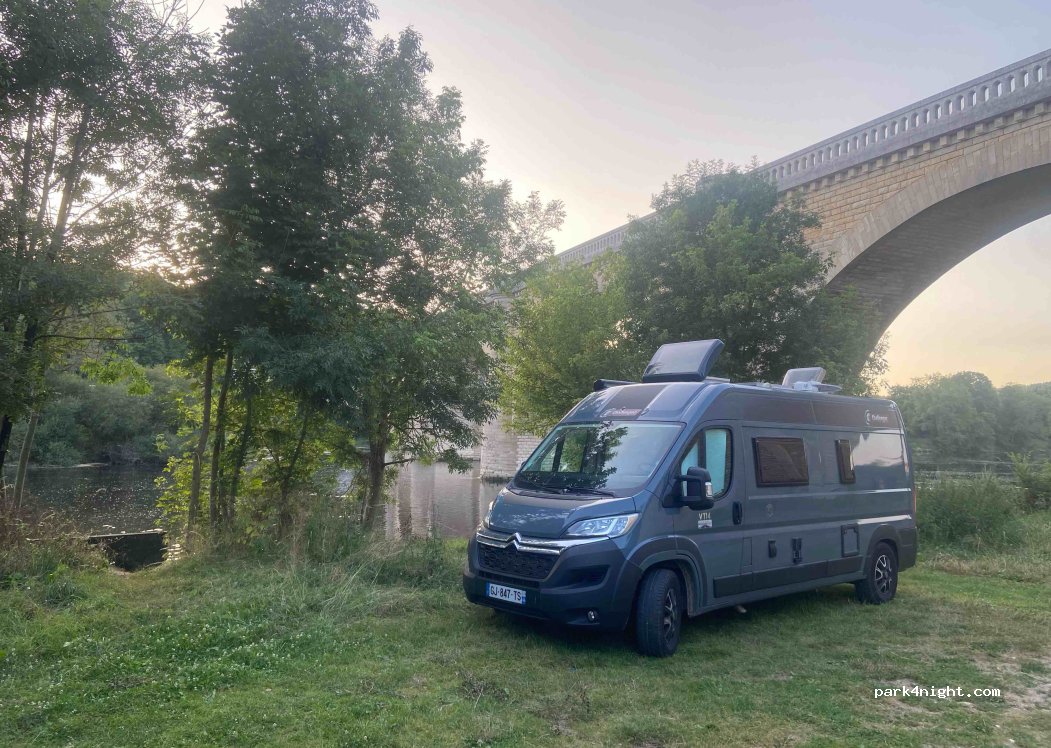 (86300) Chauvigny - 51 Avenue Aristide Briand — foto 4