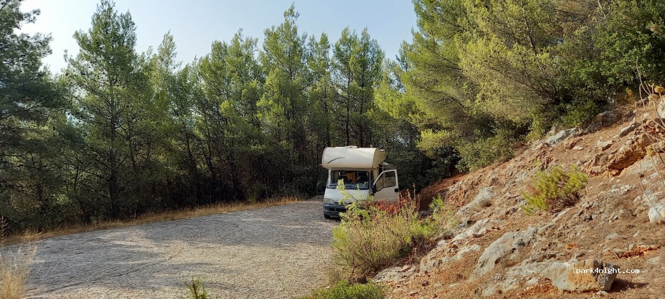 (252 00) Olenia - Unnamed Road — foto
