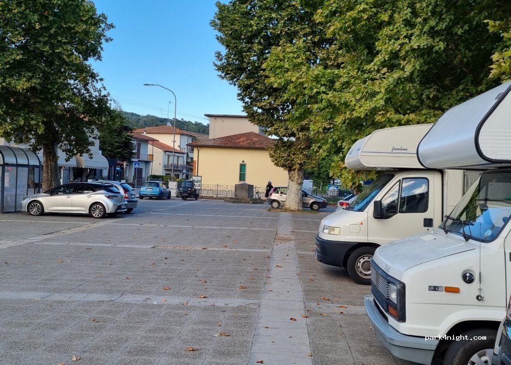 (52035) Monterchi - 18 Piazza Mercatale — foto