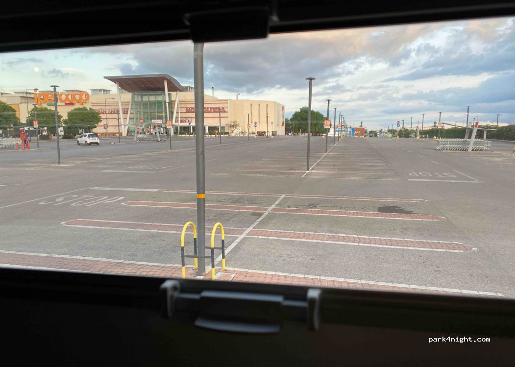 (70056) Molfetta - 10A Via Adriano Olivetti — foto