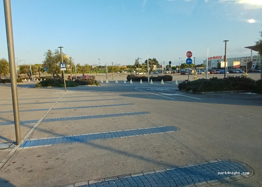 (70056) Molfetta - 10A Via Adriano Olivetti — foto 3