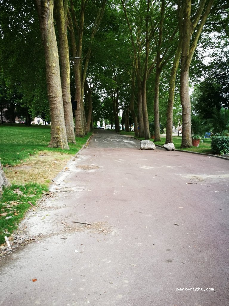 (80100) Abbeville - 1 Allée du 8 Mai 1945 — foto 3