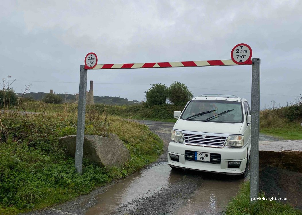 (TR5) Saint Agnes - Unnamed Road — foto