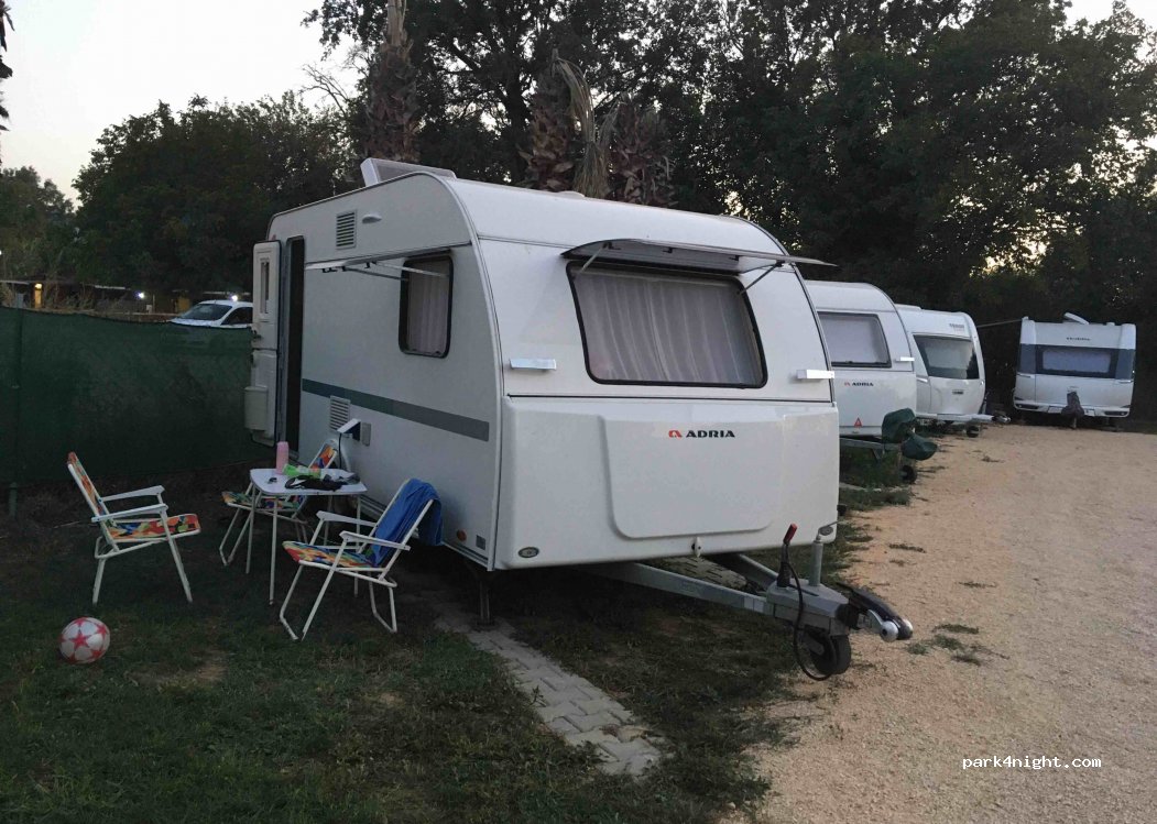 Nilüfer Karavan Park — foto