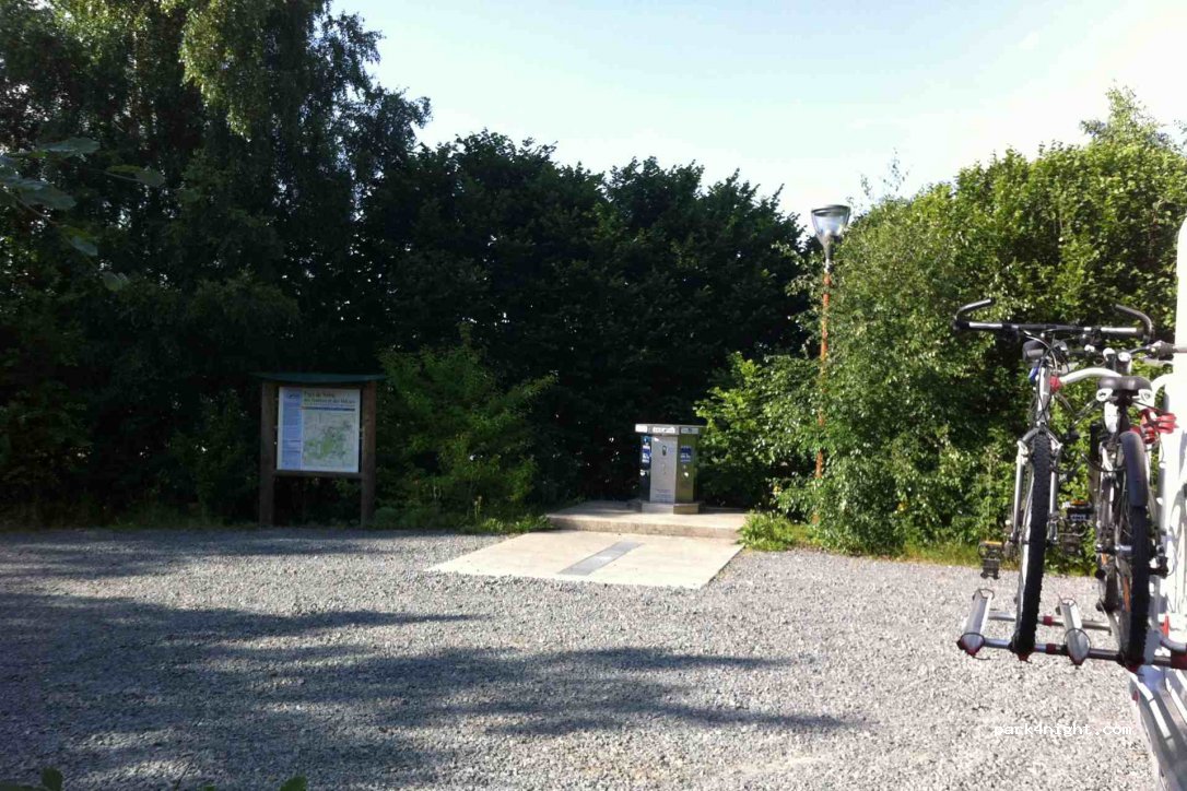 (63410) Charbonnières-les-Varennes - Route de Saint-Georges — foto