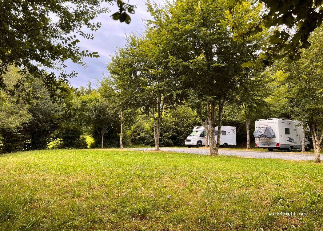(63410) Charbonnières-les-Varennes - Route de Saint-Georges — foto 3
