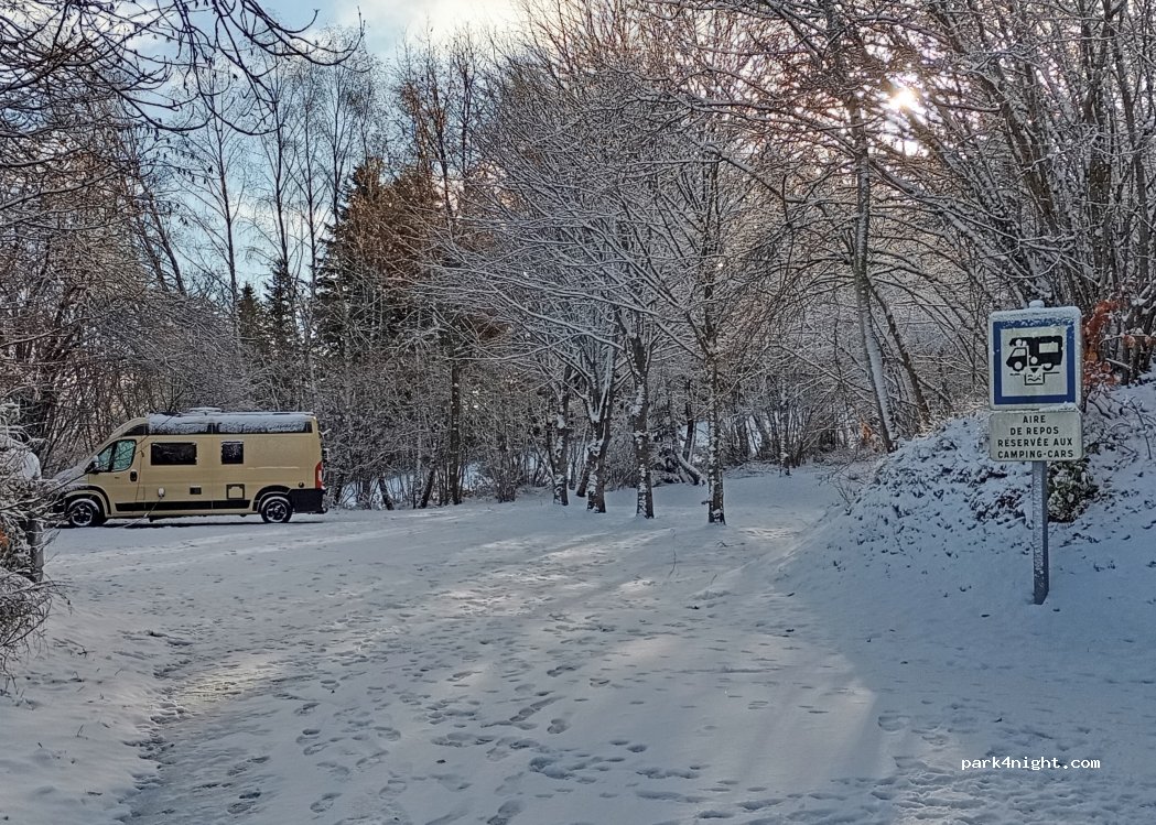 (63410) Charbonnières-les-Varennes - Route de Saint-Georges — foto 5