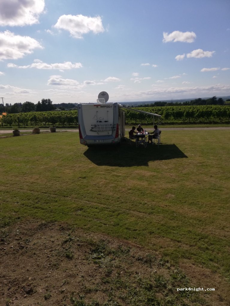 Aire de camping-cars | Château Moulin De Peyronin — foto 2