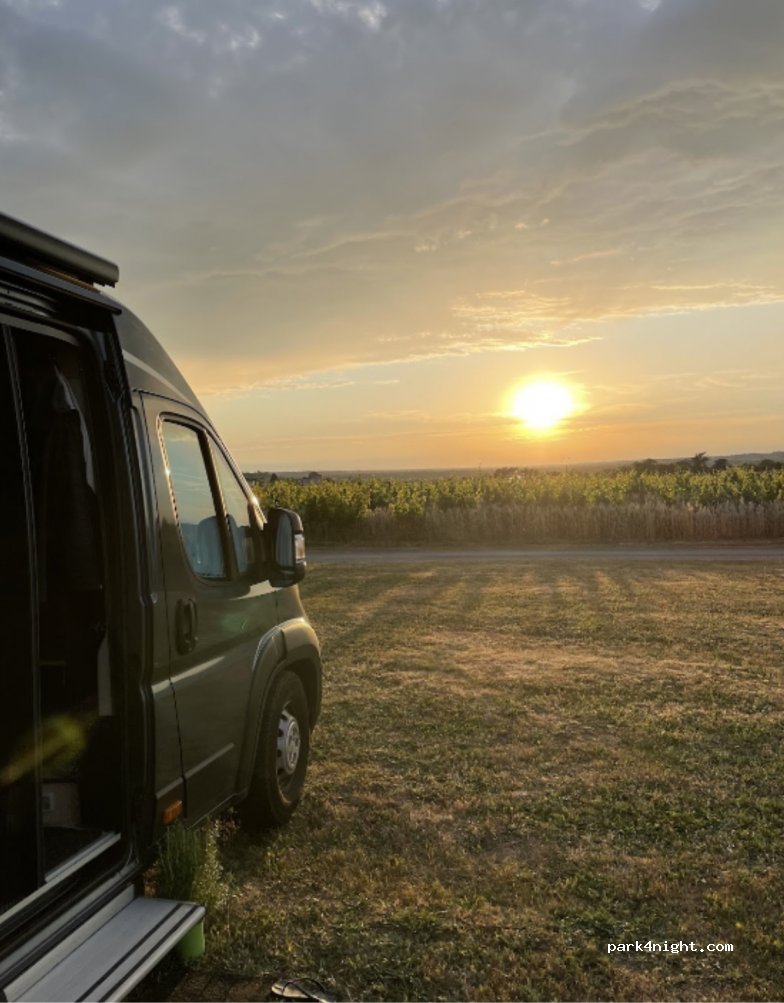 Aire de camping-cars | Château Moulin De Peyronin — foto 4