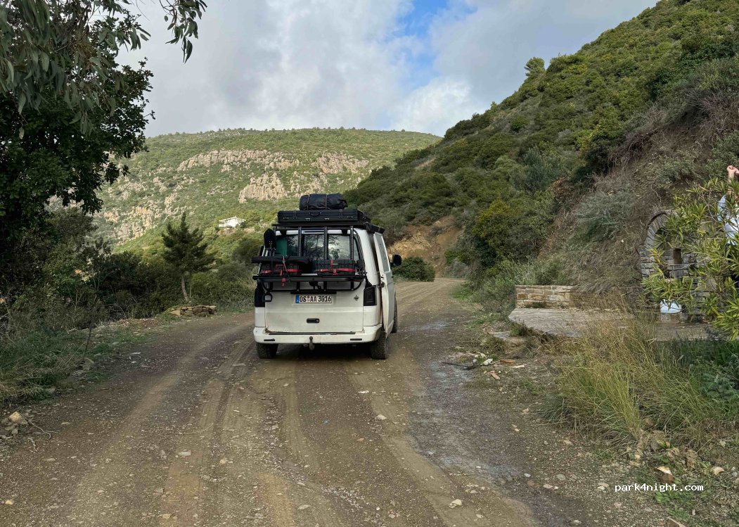 (240 04) Koroni - Unnamed Road — foto 2