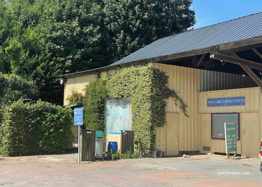 Ferme des canards de la Germaine — foto
