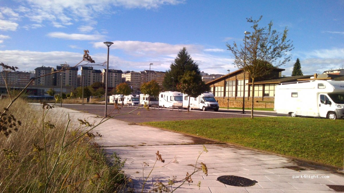 (27002) Lugo - Paseo dos Estudantes — foto